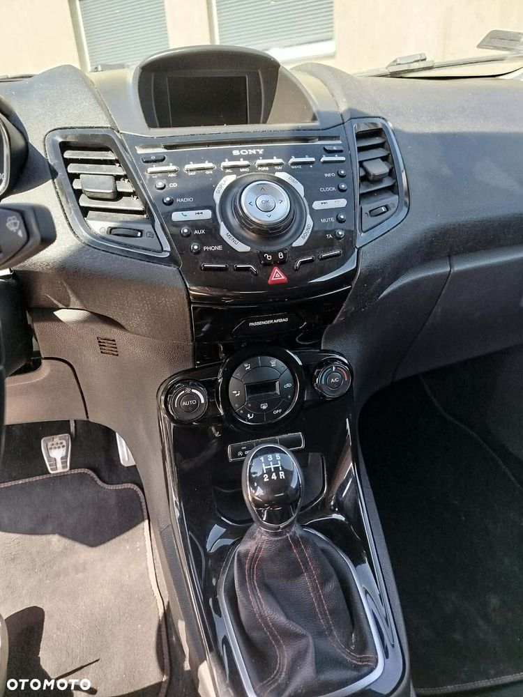 Ford Fiesta - 10