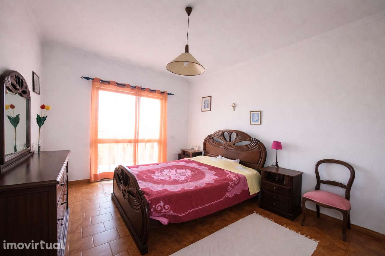 Moradia T10 multifuncional com espaço comercial | Estação a 2 minutos - Grande imagem: 2/48