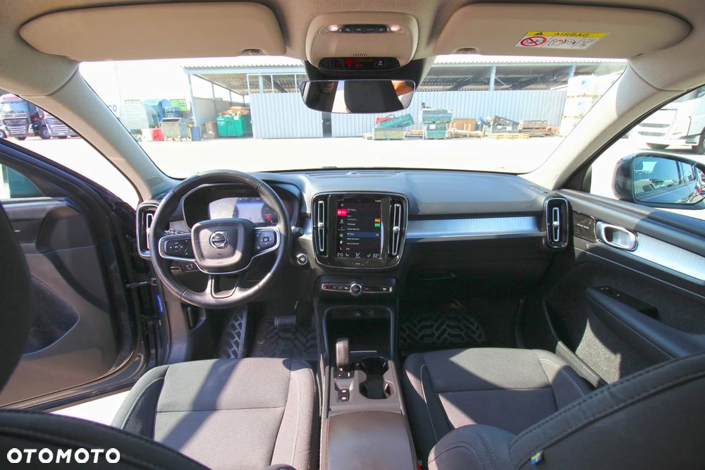 Volvo XC 40 T3 Momentum Pro - 17