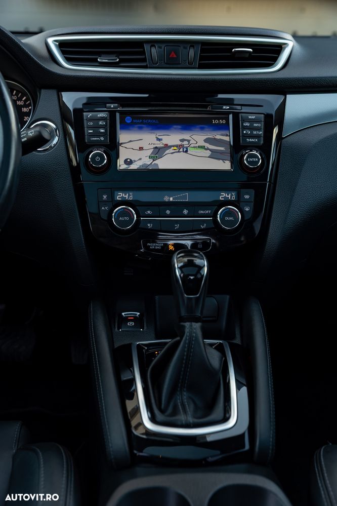 Nissan Qashqai 1.6 DCI Start/Stop X-TRONIC Tekna - 16