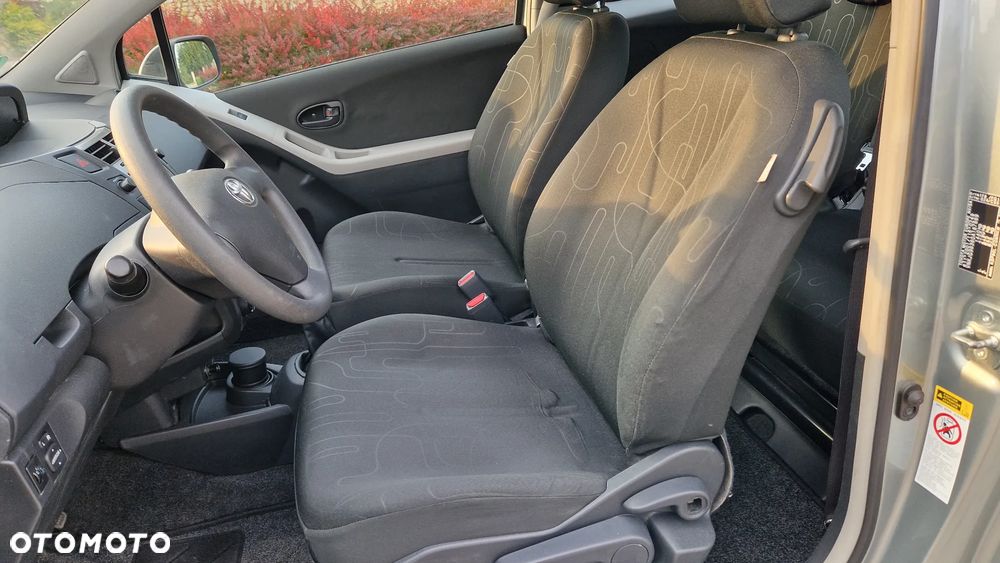 Toyota Yaris 1.0 VVT-i Cool - 17