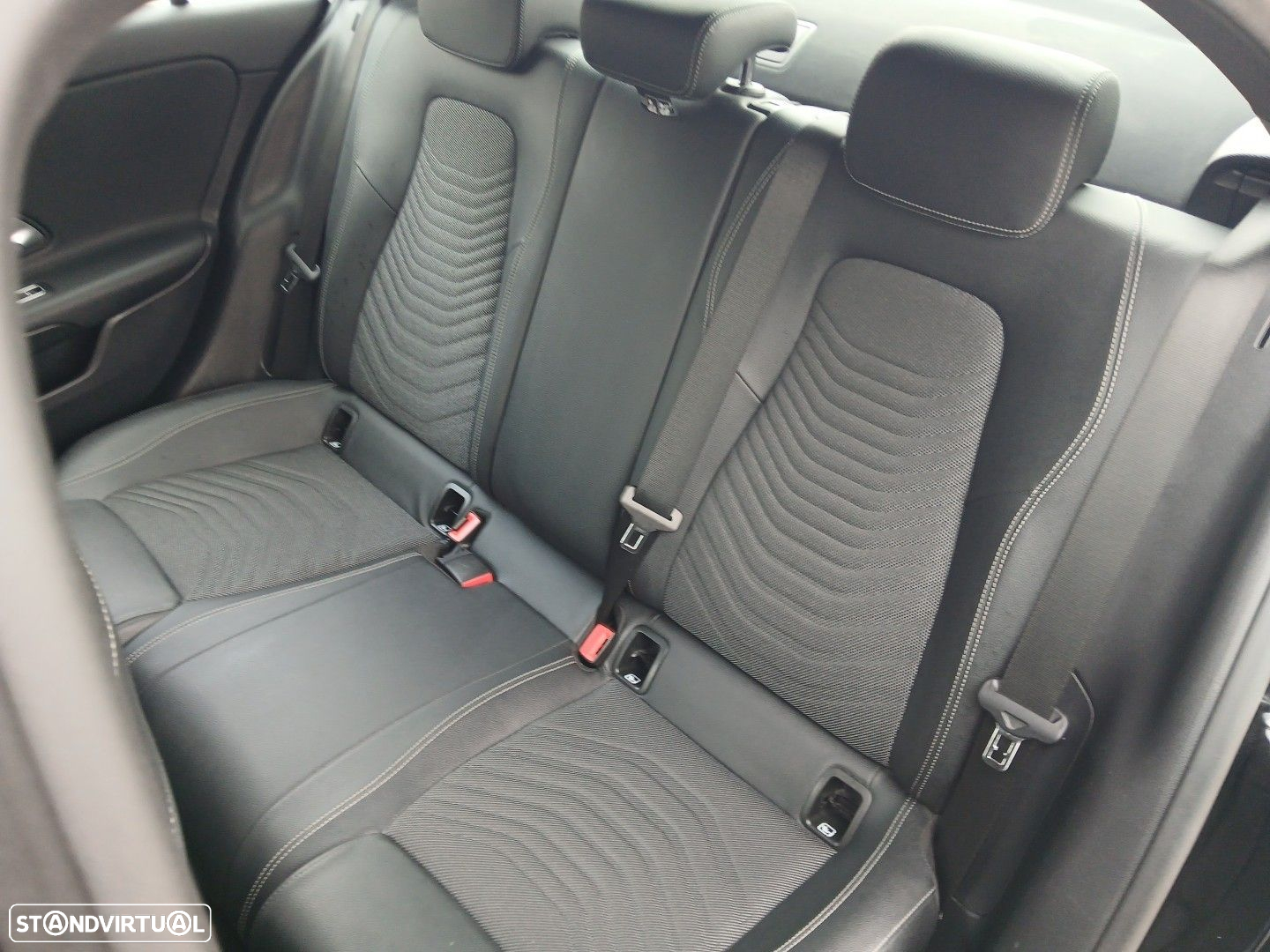 Mercedes-Benz A 250 e Style Plus - 11