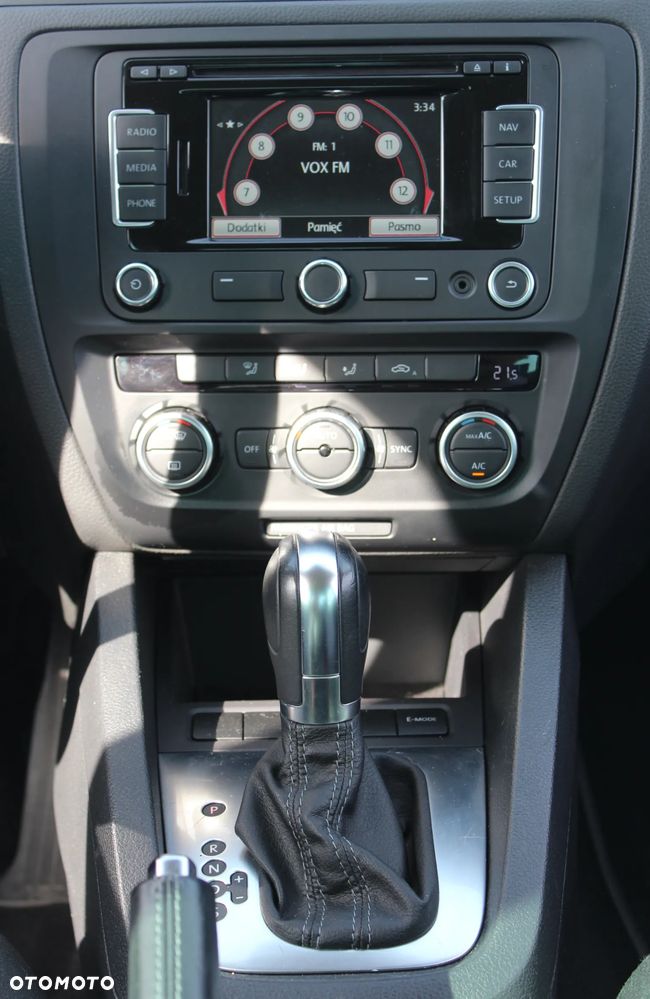 Volkswagen Jetta Hybrid - 29