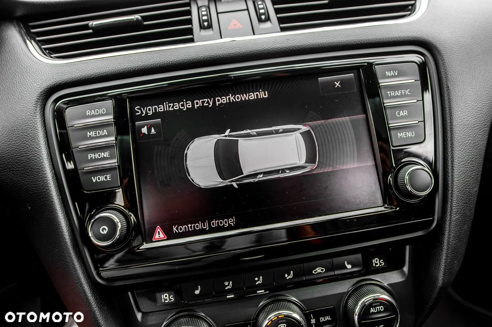 Skoda Octavia 2.0 TSI (Green tec) DSG RS - 33