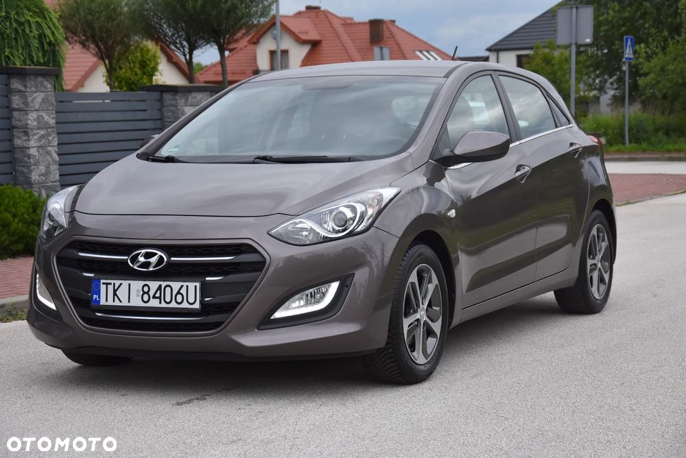 Hyundai i30 blue 1.6 GDI YES Gold - 4