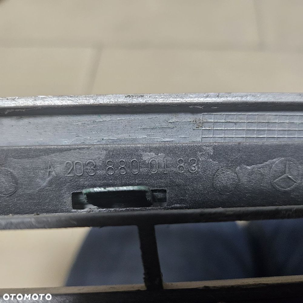 MERCEDES C KLASA W203 GRILL ATRAPA CHŁODNICY A2038800183 - 3