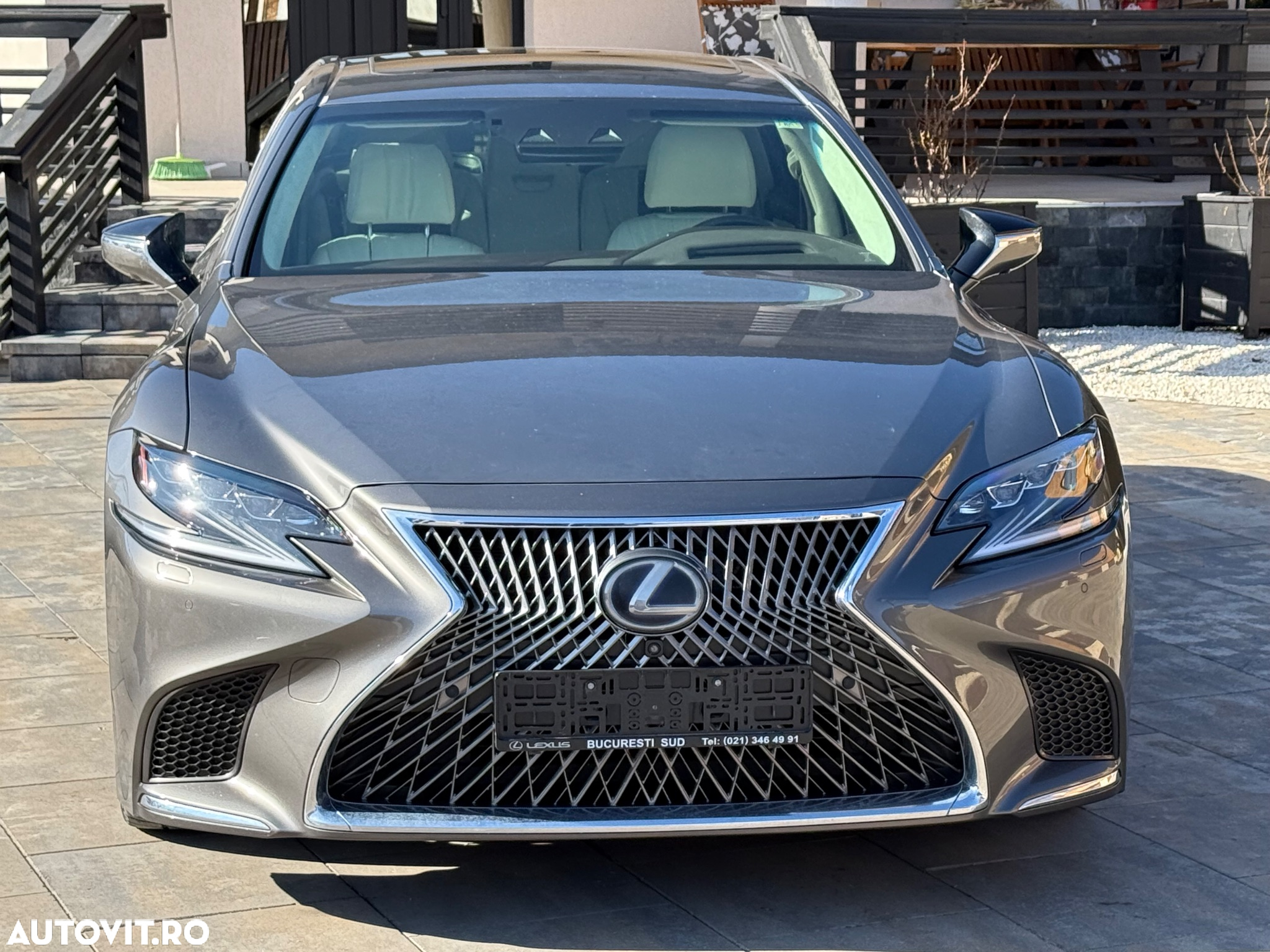 Lexus Seria LS 600h - 3