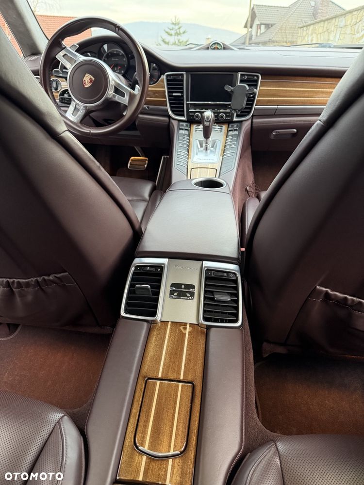 Porsche Panamera - 14