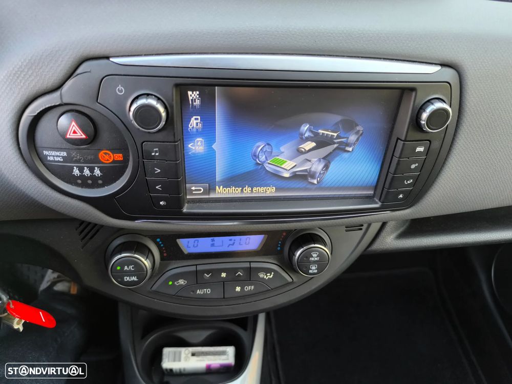 Toyota Yaris 1.5 HSD Comfort +P.Style+P.Techno - 7