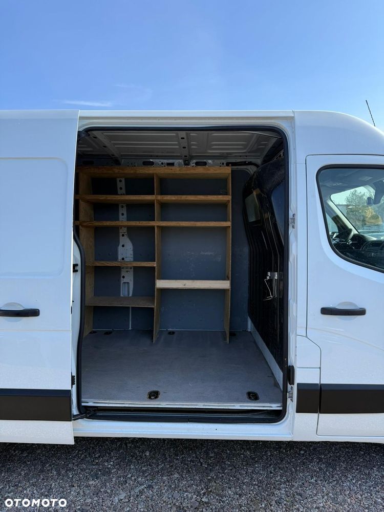 Nissan NV40 - 22