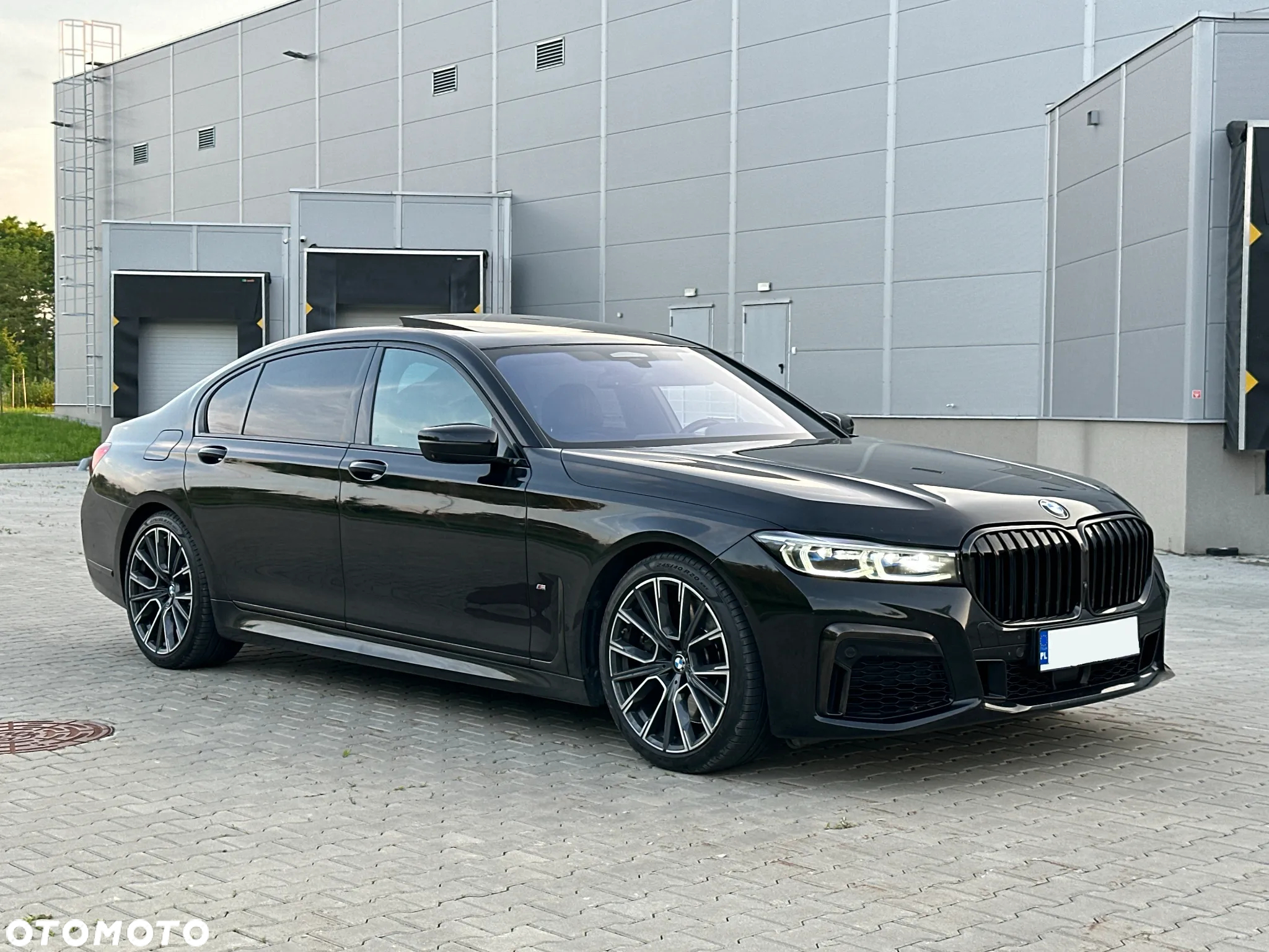 BMW Seria 7 750Li xDrive sport - 11