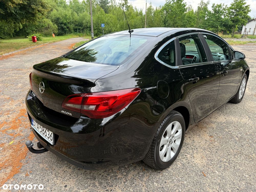 Opel Astra 1.4 T Essentia - 18