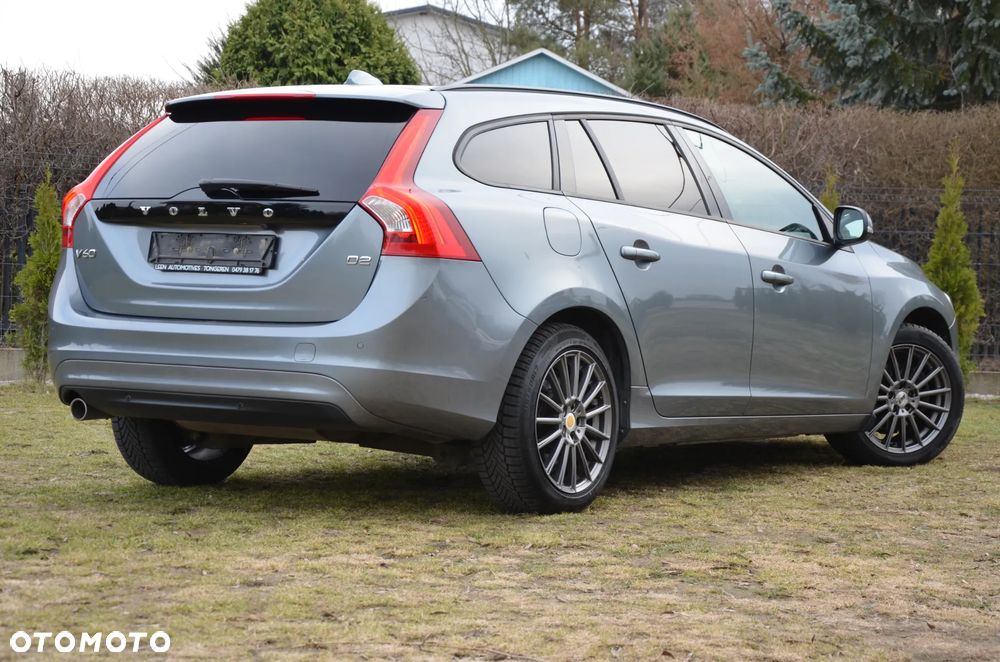 Volvo V60 D2 Momentum - 11