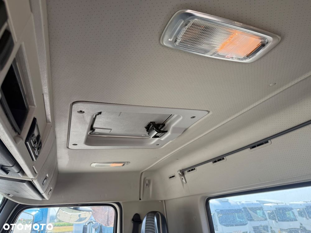 Volvo FMX 410 / WYWROTKA + HDS / 8X4 / KIPER 2 STRONY / MANUAL / EURO 5 / Z FRANCJI / STAN BDB / / / - 32