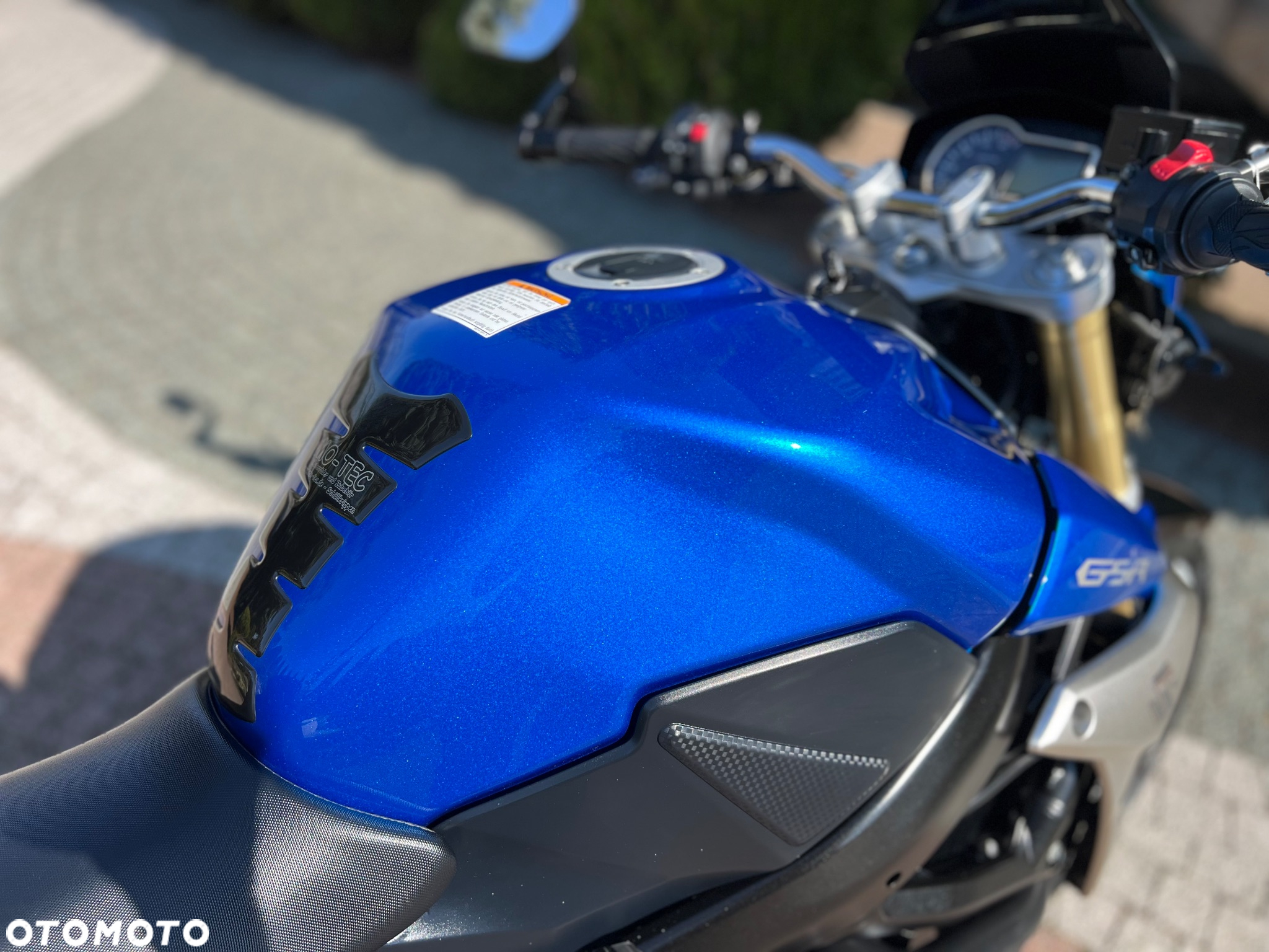 Suzuki GSR - 15