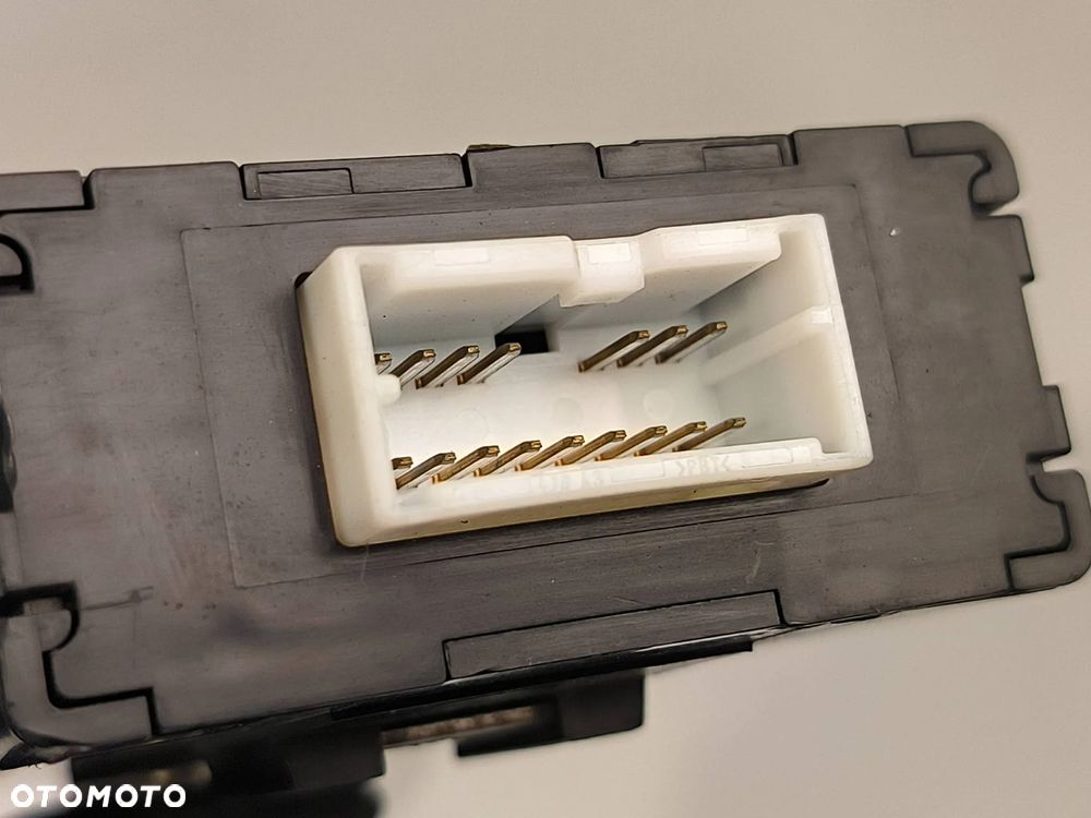 Moduł sterownik 8637A202 Mitsubishi Pajero 2008 SUV Diesel 147kW 3200cm³ - 3