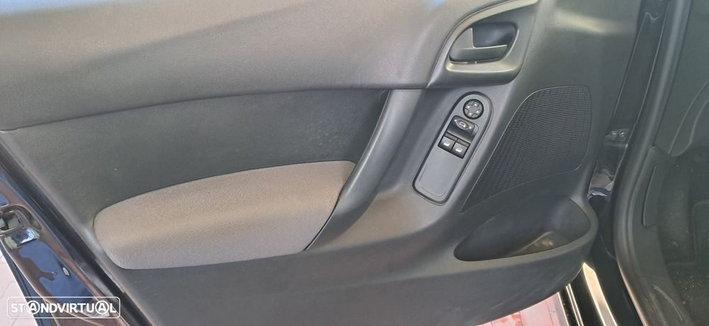 Citroën C3 1.2 PureTech Attraction - 4