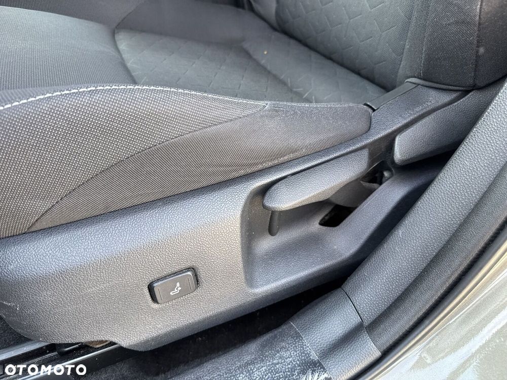 Toyota Corolla 1.8 Hybrid Comfort - 27
