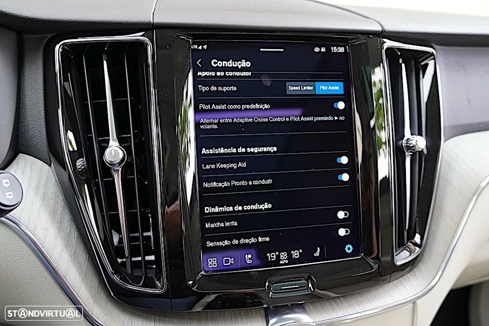 Volvo XC 60 2.0 T6 PHEV Plus Bright AWD - 44