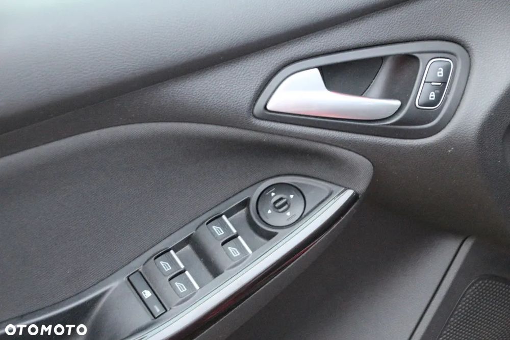 Ford Focus 1.0 EcoBoost Titanium - 20