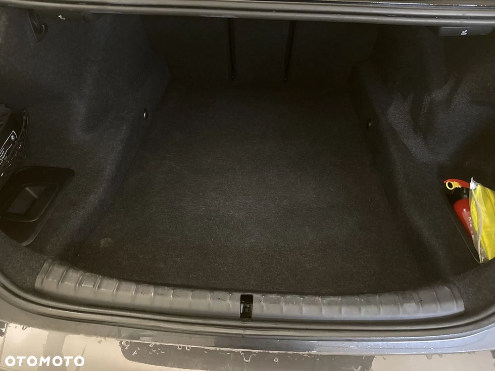 BMW Seria 5 520i mHEV - 20