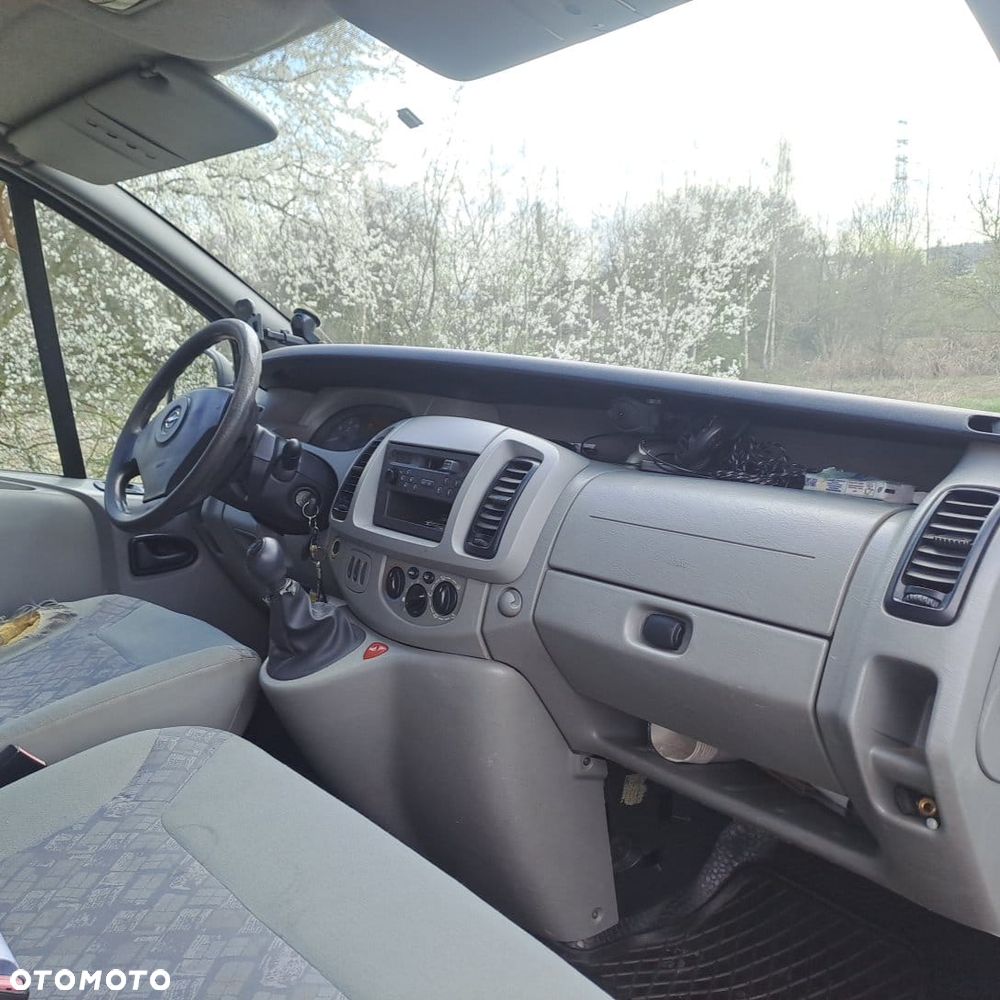 Opel Vivaro - 8