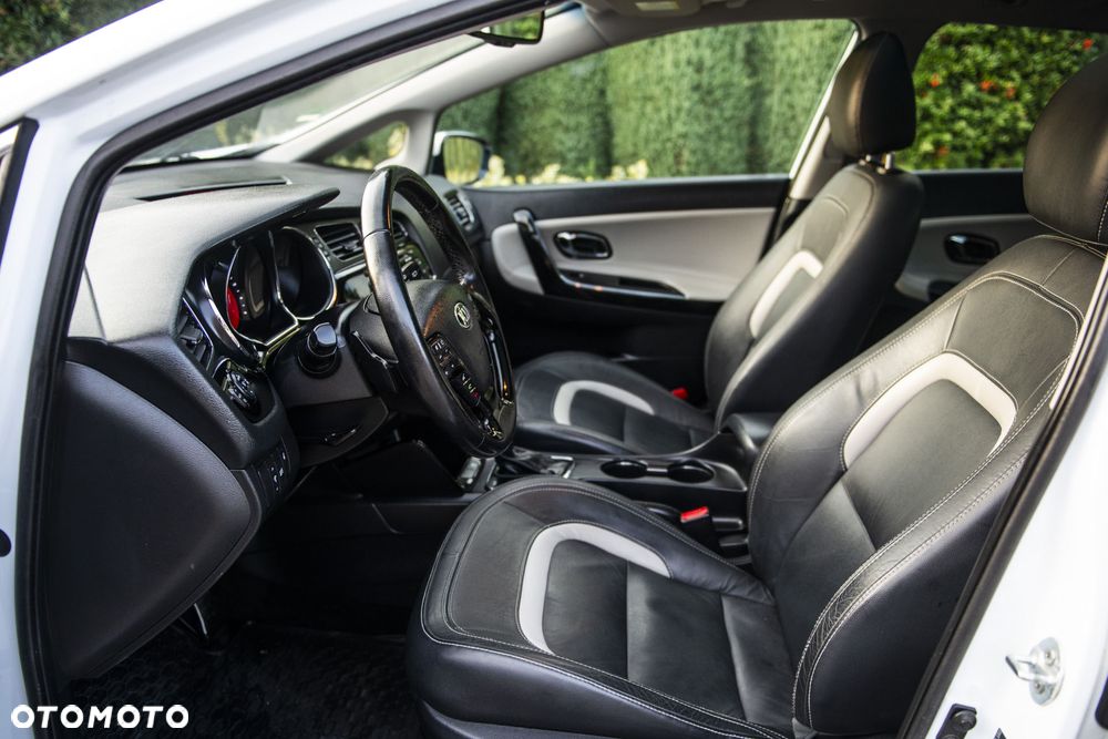 Kia Ceed 1.6 GDI DCT Platinum Edition - 17