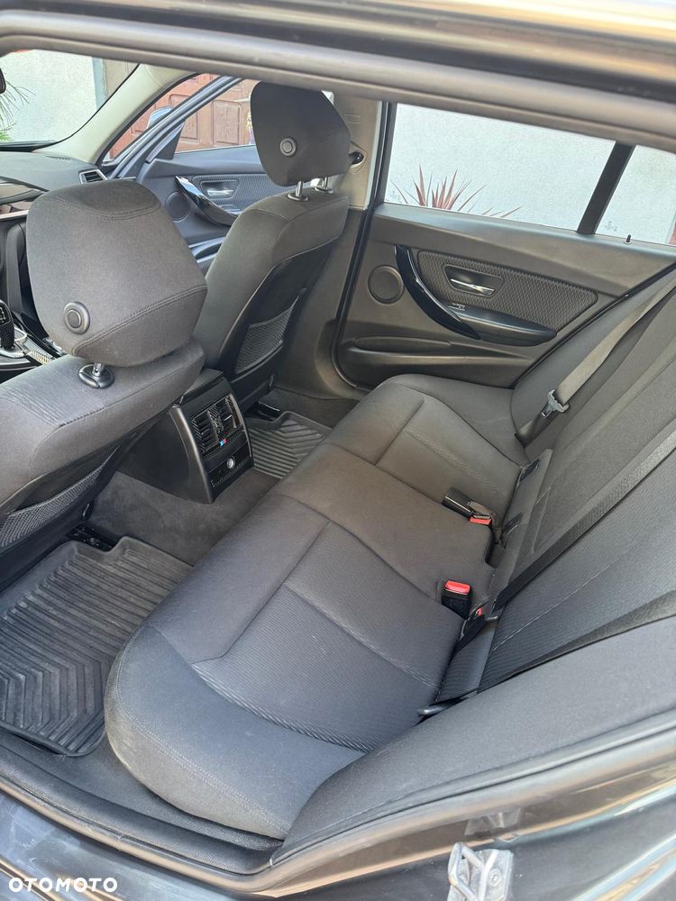 BMW Seria 3 320d Advantage - 31
