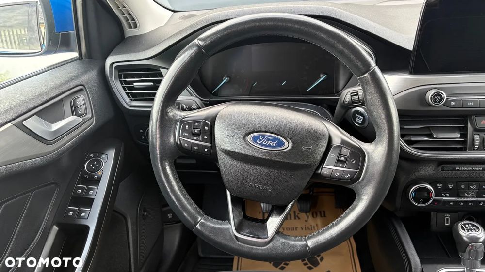 Ford Focus 1.0 EcoBoost Titanium - 9