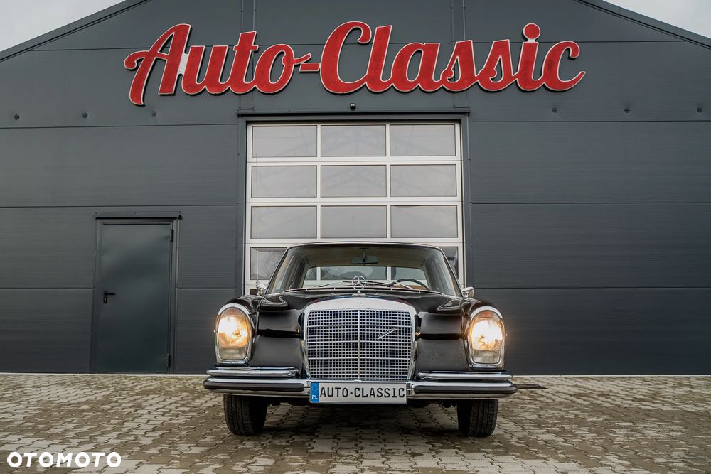 Mercedes-Benz 280 - 4