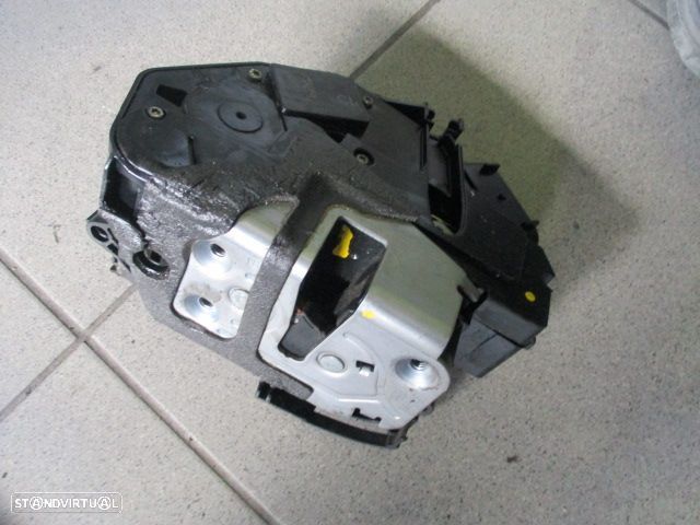 Fecho 8A6AA21813AC FORD FIESTA 2009 1.4TDCI 70CV FE 5 PINOS - 1