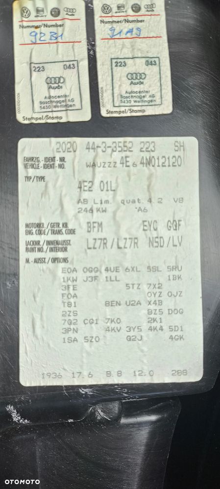 Audi A8 4.2 Quattro - 33