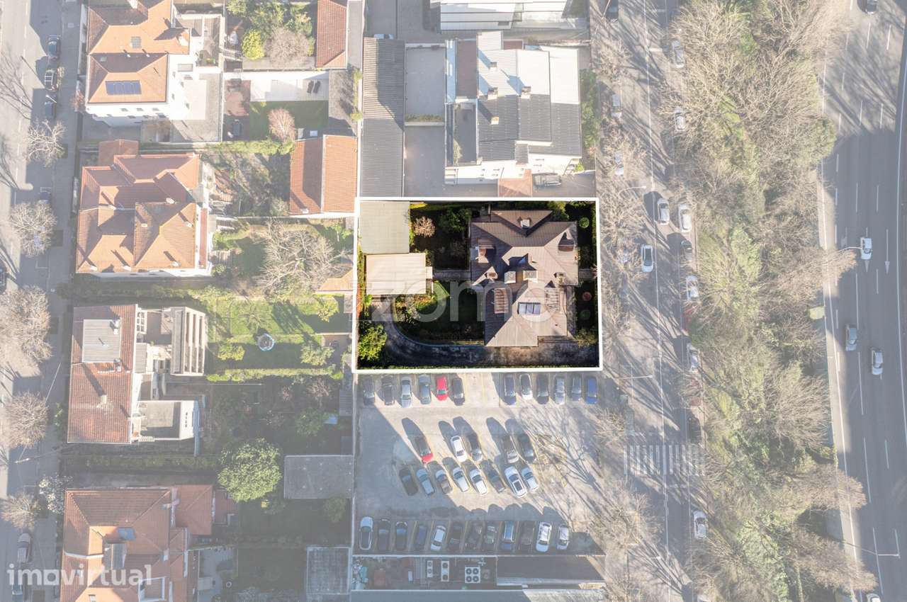 Moradia de charme com jardins no Pinheiro Manso, Porto - Arrendamento - Grande imagem: 5/60