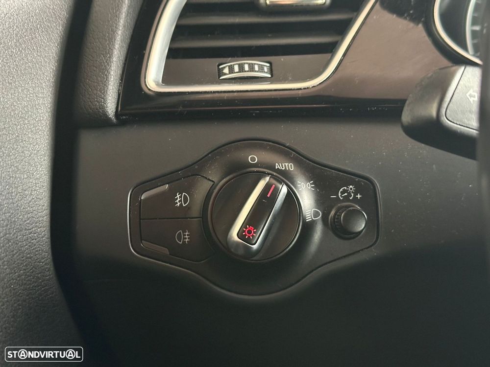 Audi A4 Avant 2.0 TDI Business Line S-line - 14