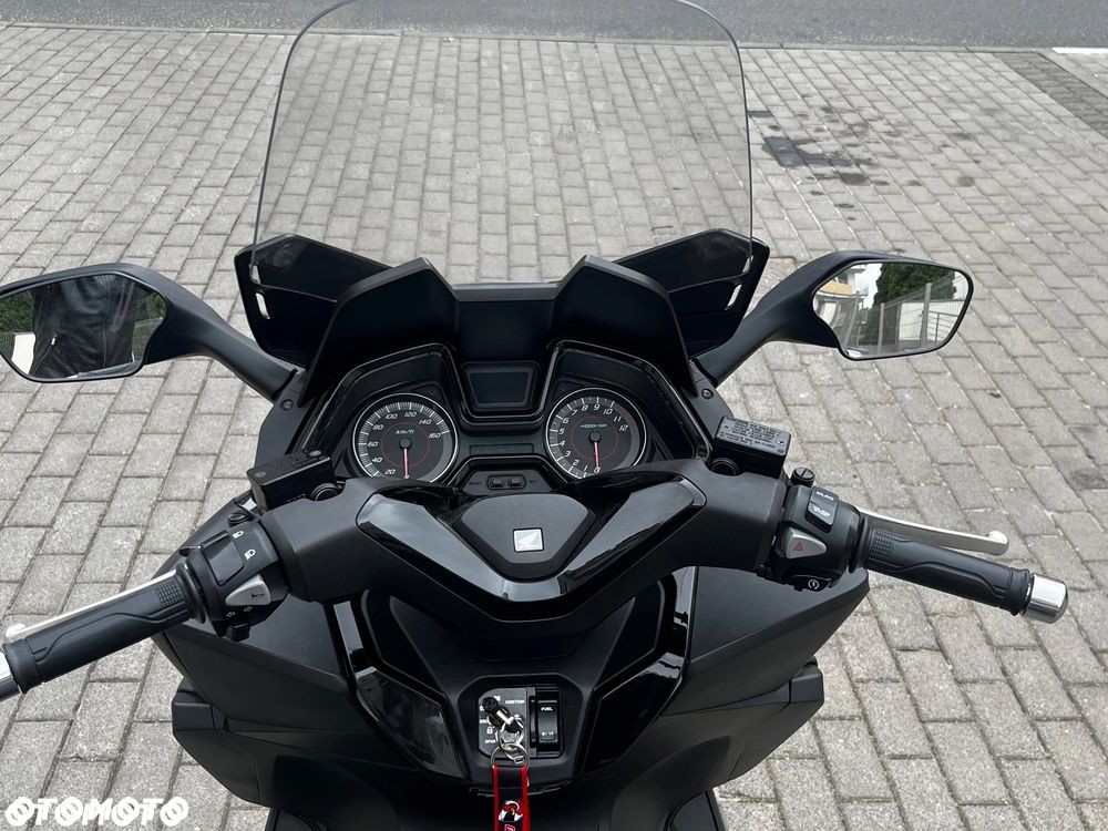 Honda NSS - 8