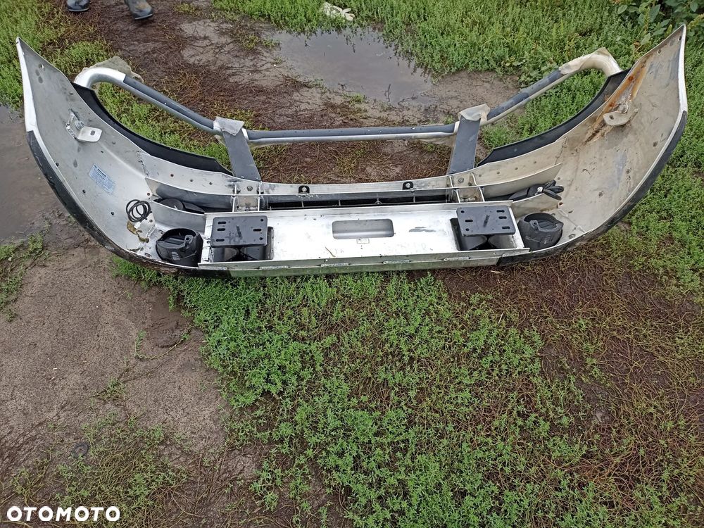 ZDERZAK TOYOTA HILUX  PRZEDNI KOMPLETNY - 2