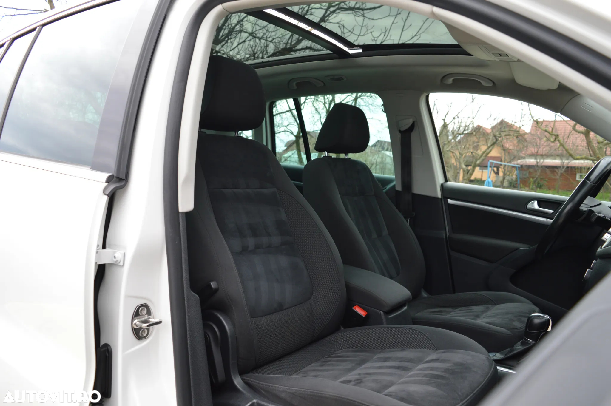 Volkswagen Tiguan - 24