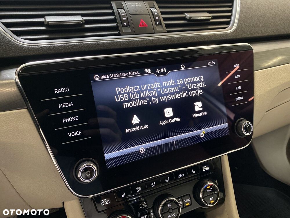 Skoda Superb 2.0 TDI SCR Style DSG - 23