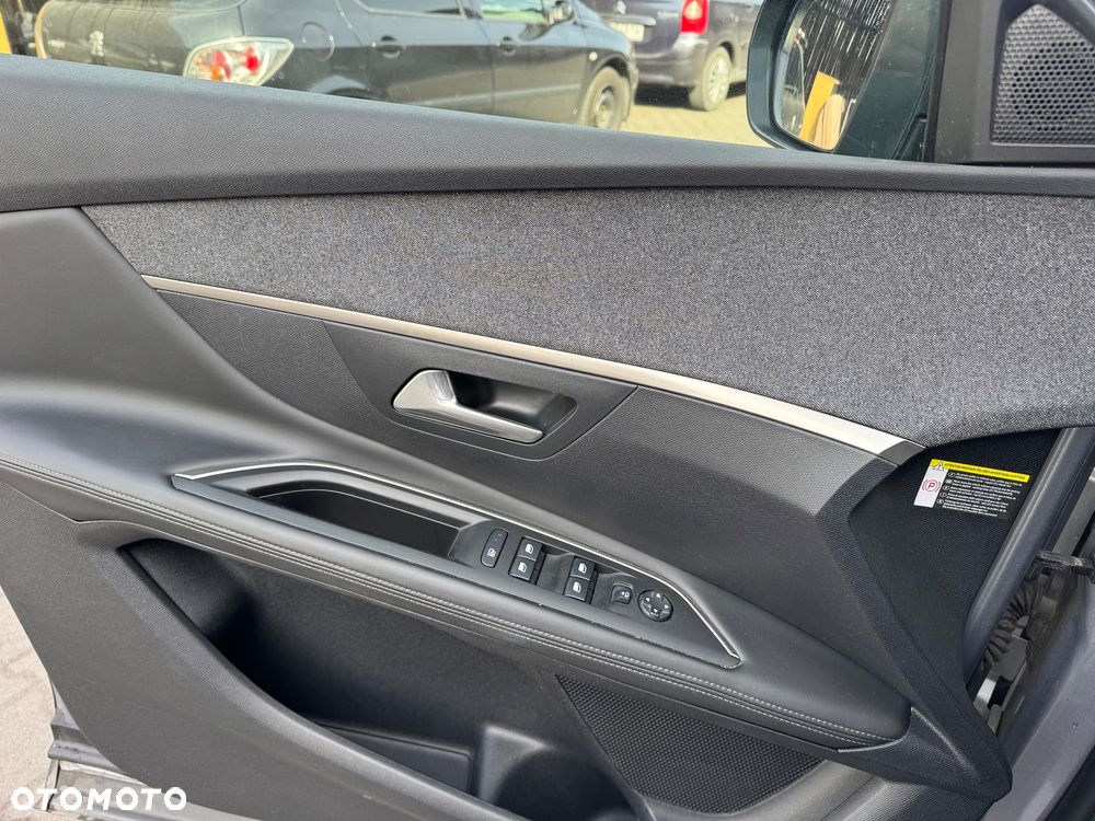 Peugeot 3008 PureTech 130 Stop & Start GPF Allure - 16