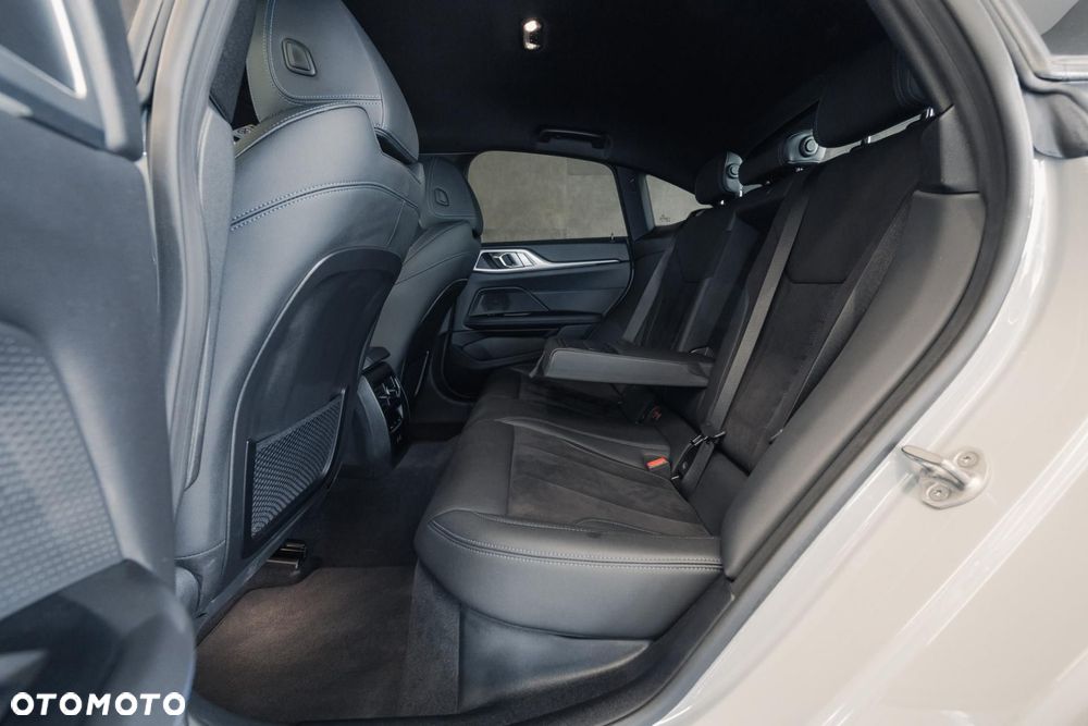 BMW Seria 4 420d xDrive mHEV M Sport - 15