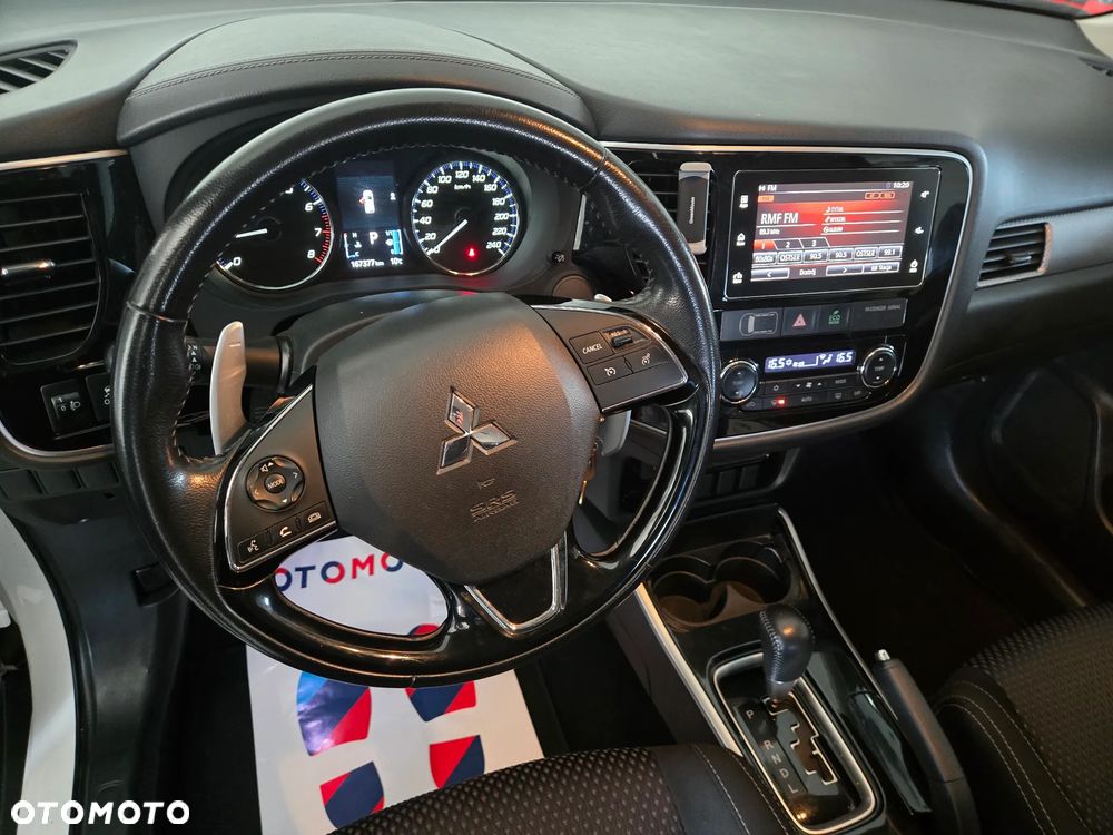 Mitsubishi Outlander 2.0 2WD CVT Diamant - 15