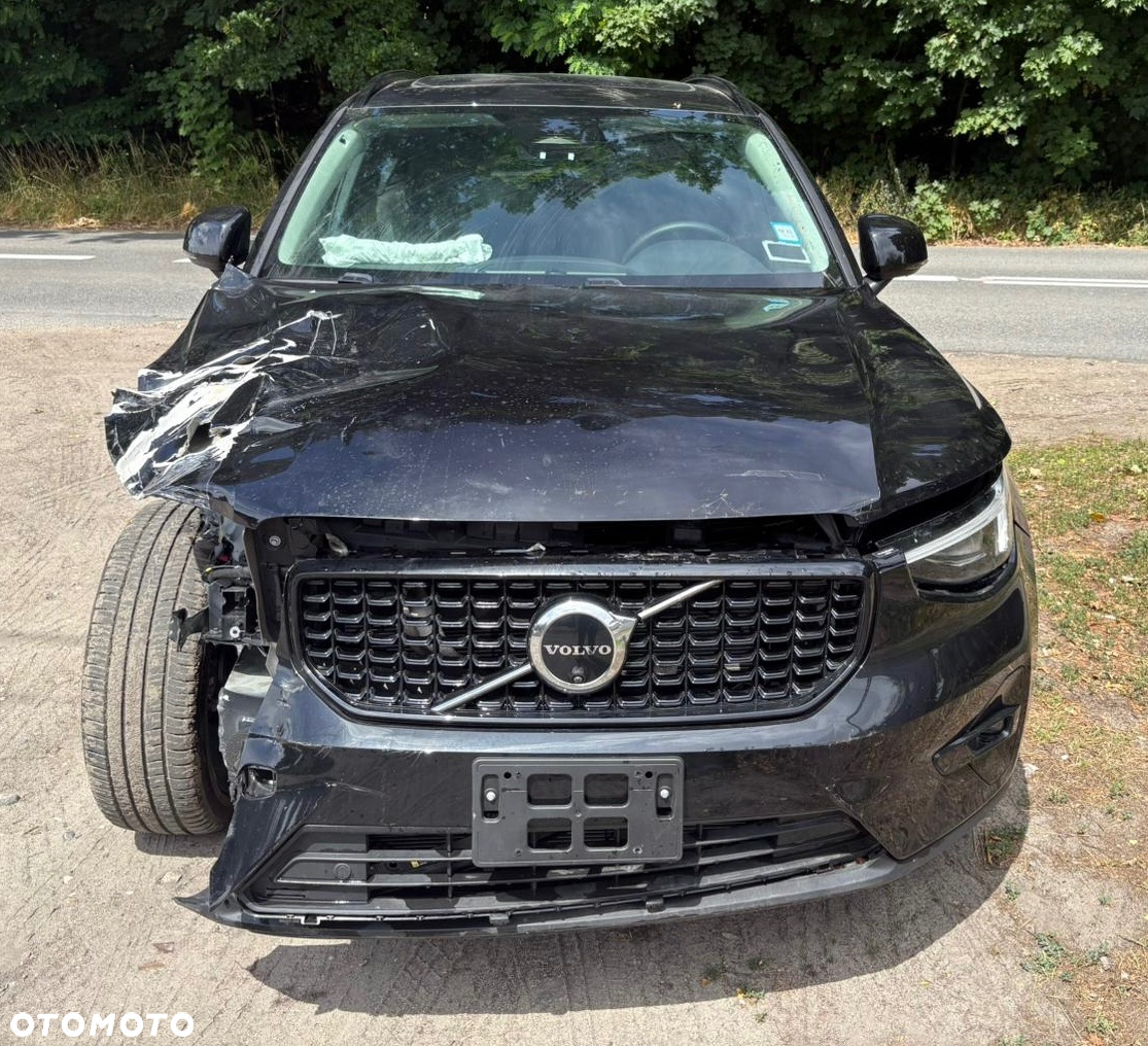 Volvo XC 40 B5 AWD Ultimate Dark - 6