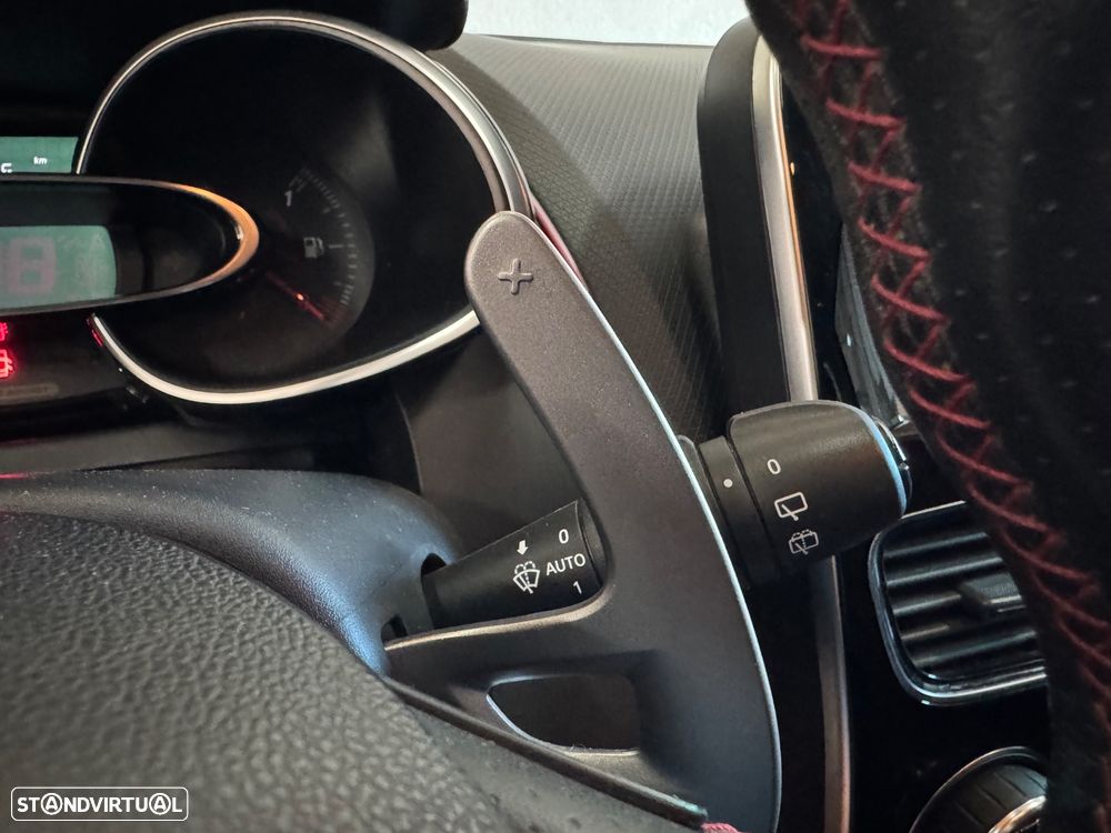 Renault Clio TCe 220 EDC R.S. Trophy - 44