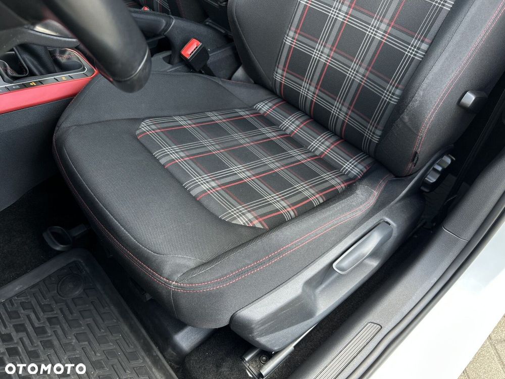 Volkswagen Polo 2.0 TSI GTI - 13
