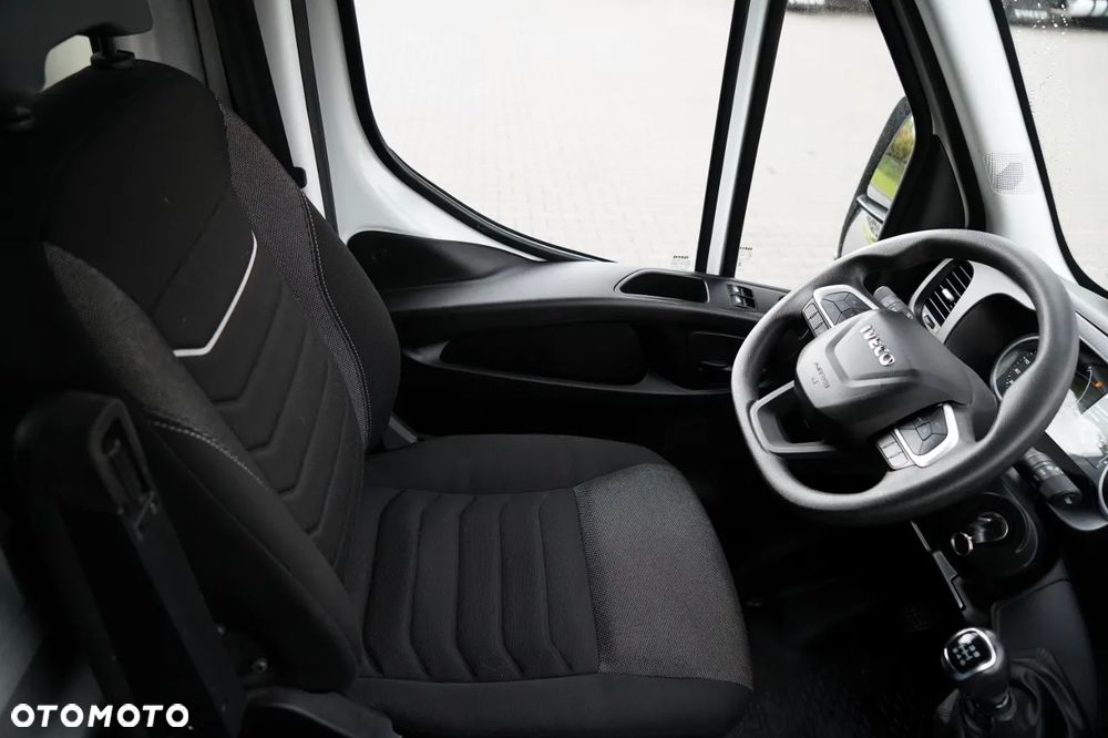 Iveco DAILY 35-160 / KONTENER - 4,3 M / WINDA / BLIŹNIAK - 25