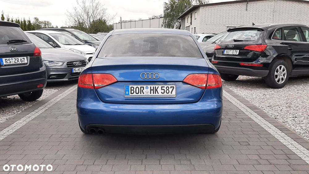 Audi A4 Limousine - 5