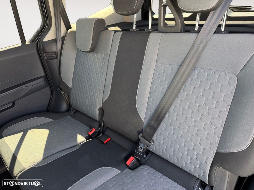 Ford Tourneo Courier 1.0 EcoBoost Titanium DCT — fotografia 13