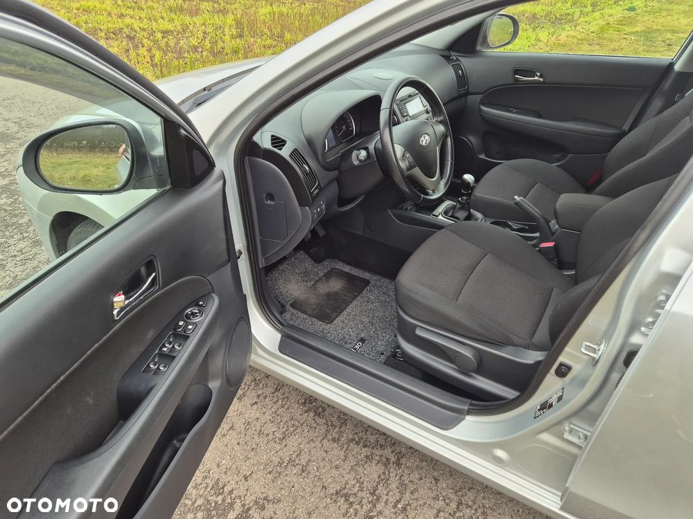 Hyundai i30 1.6 blue Classic - 8
