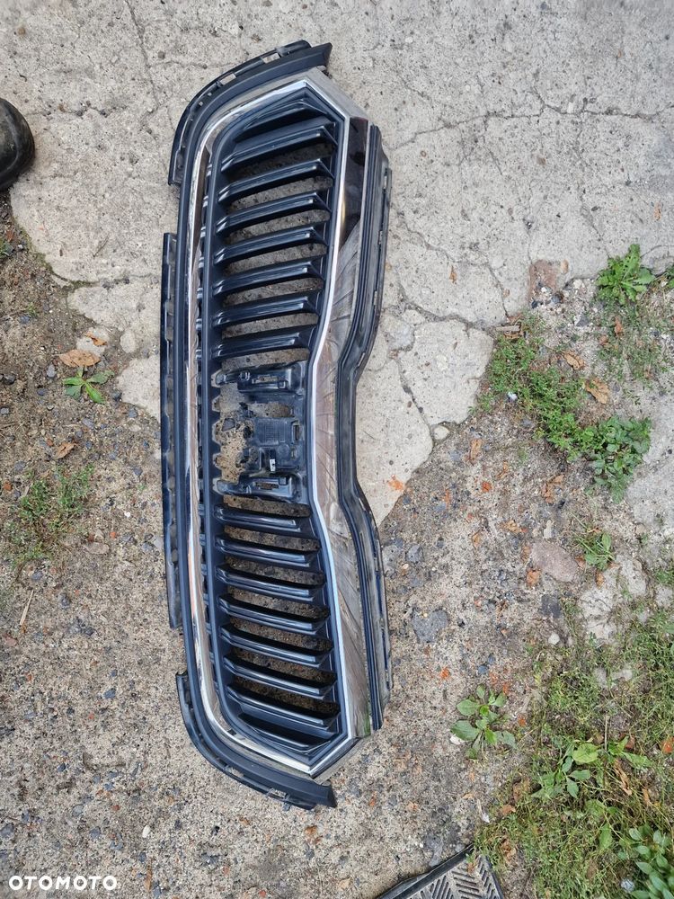 Atrapa grill  skoda  octavia IV - 1