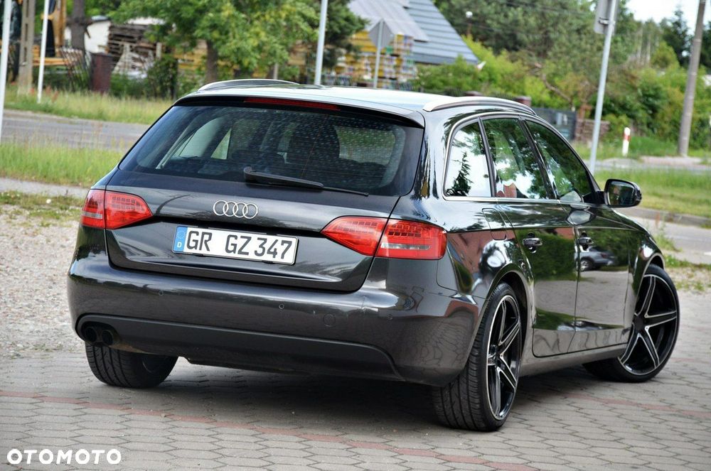 Audi A4 Avant - 11